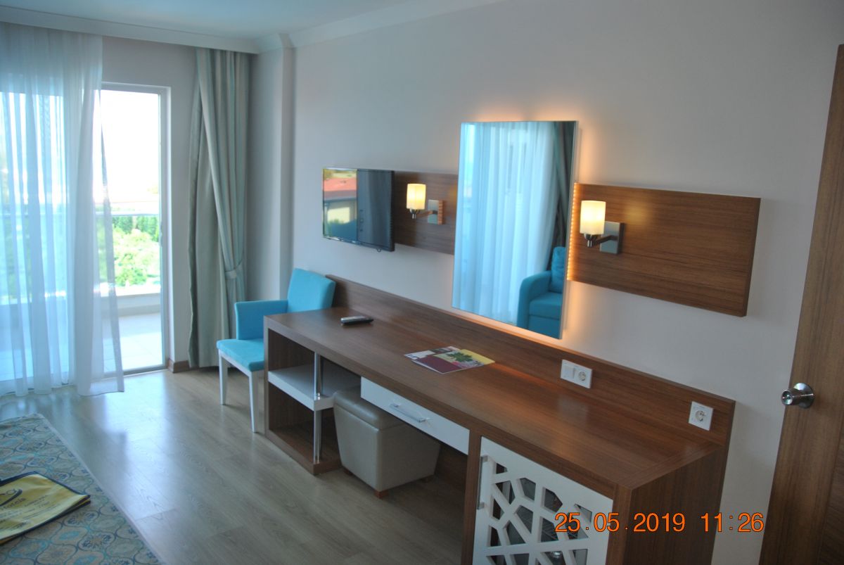 imagini hotel LONICERA RESORT